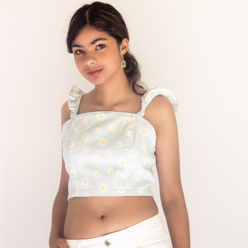 Daisy Days crop top